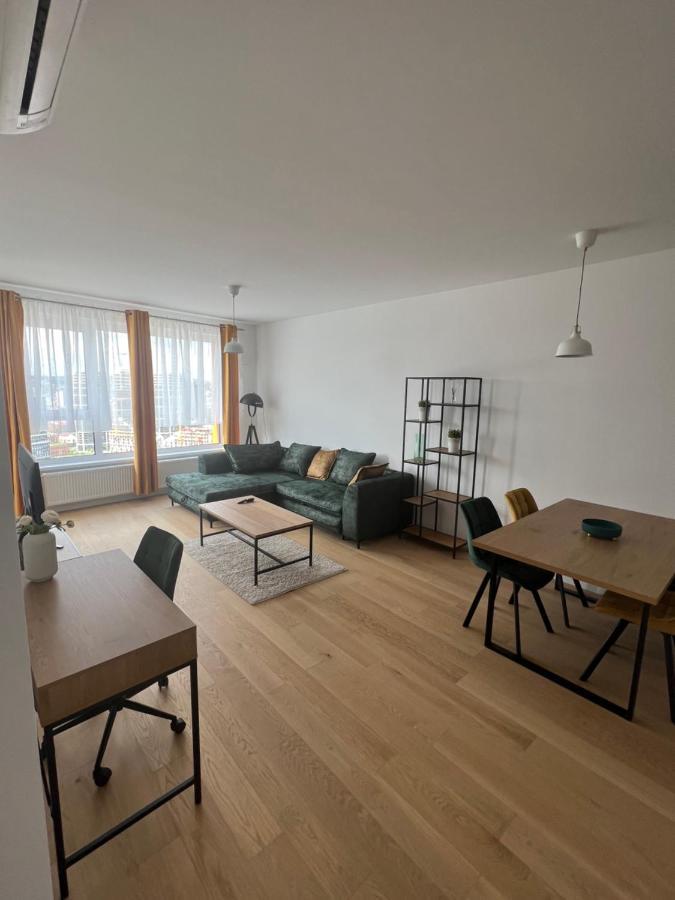 New Downtown Apartment Couple Minute From The Old Town Pozsony Kültér fotó