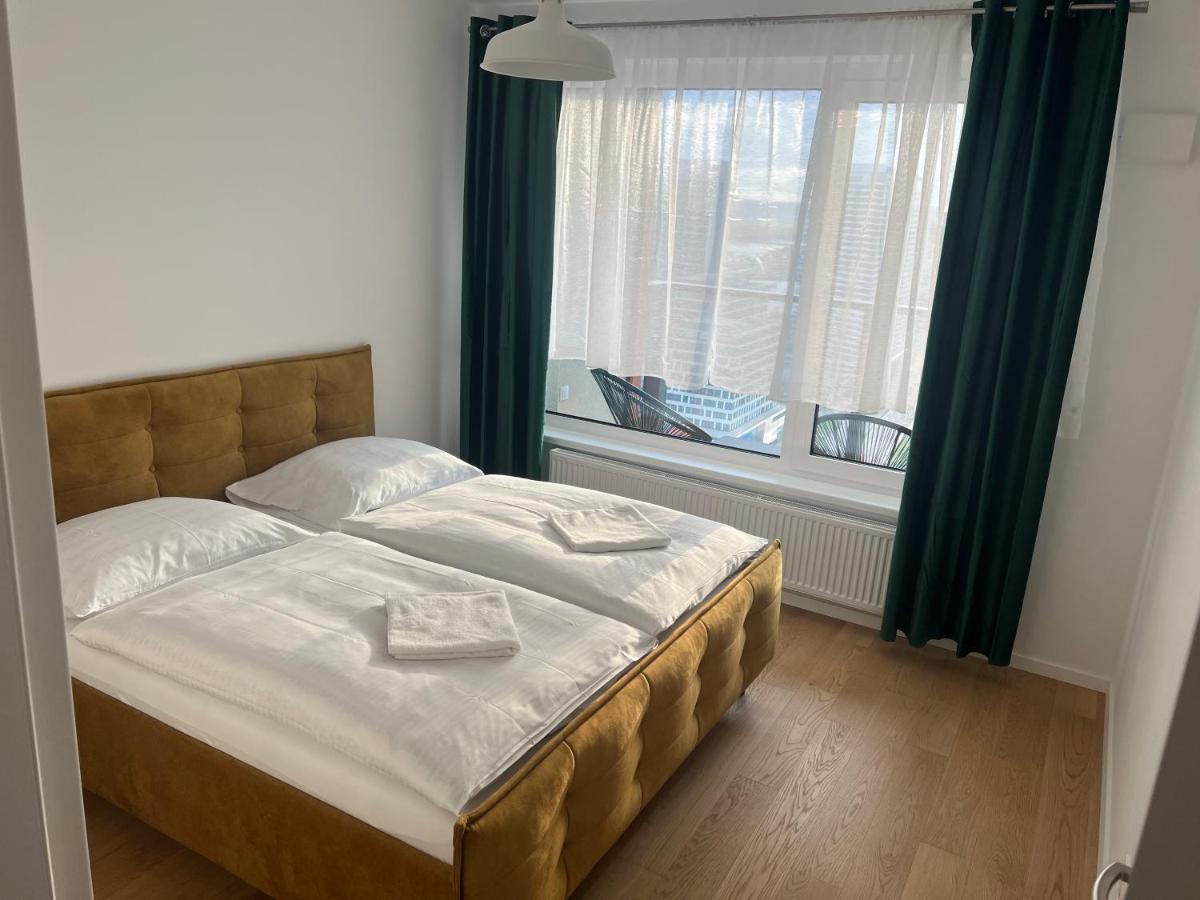 New Downtown Apartment Couple Minute From The Old Town Pozsony Kültér fotó