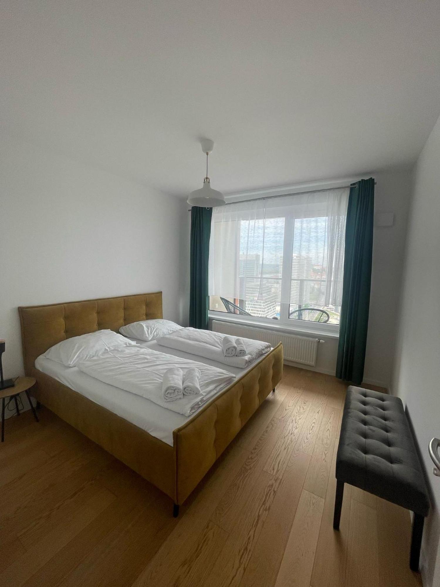 New Downtown Apartment Couple Minute From The Old Town Pozsony Kültér fotó