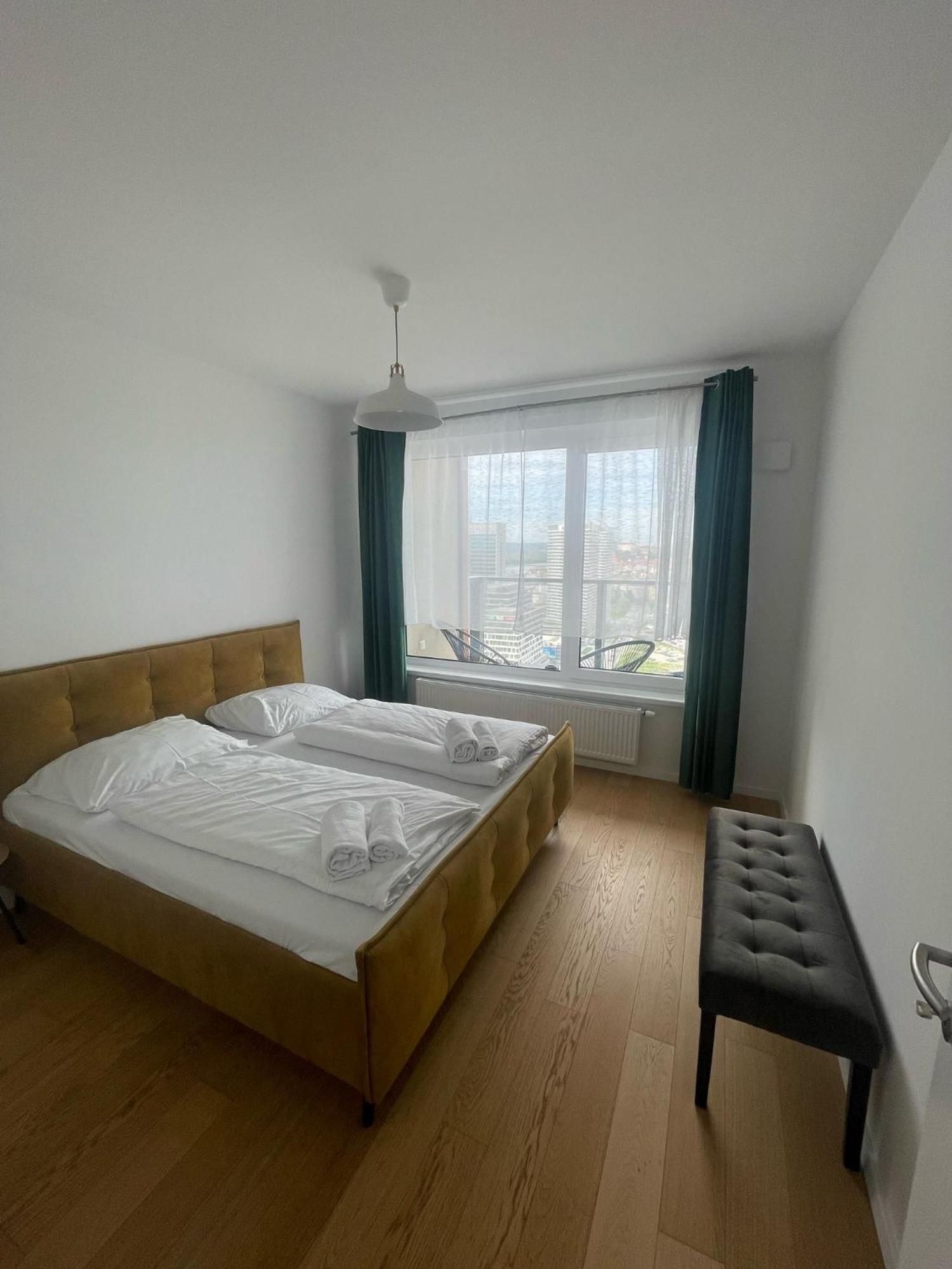 New Downtown Apartment Couple Minute From The Old Town Pozsony Kültér fotó