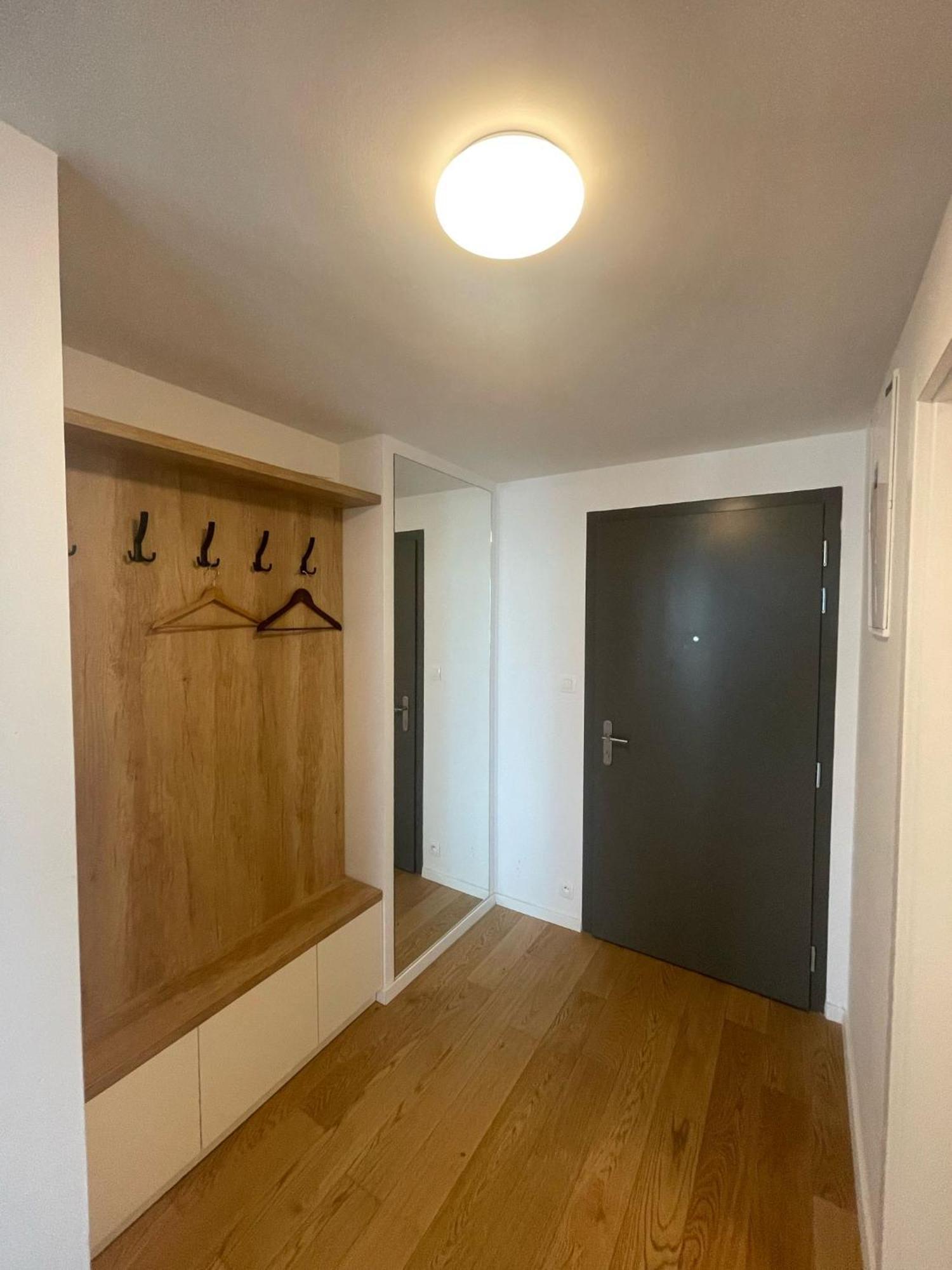 New Downtown Apartment Couple Minute From The Old Town Pozsony Kültér fotó